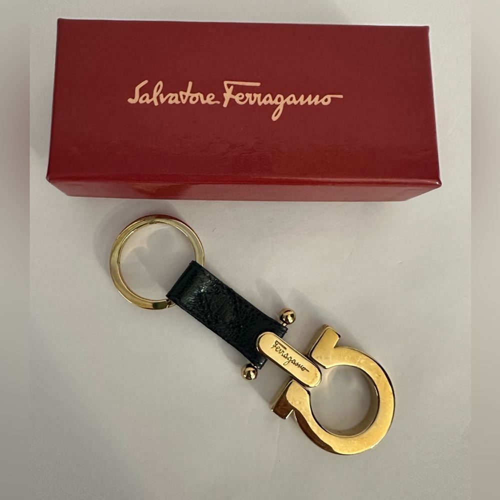 Salvatore Ferragamo Key Ring Gancini Gold Navy Blue Leather Vintage